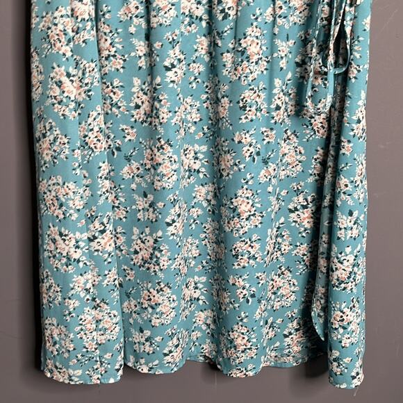 DR2 Blue and White Floral Print Wrap Dress With Ruffles Size Small - Picture 5 of 9